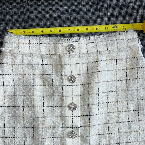 TOP SHOP tweed skirt with sparkly button detail - Picture 3 of 5